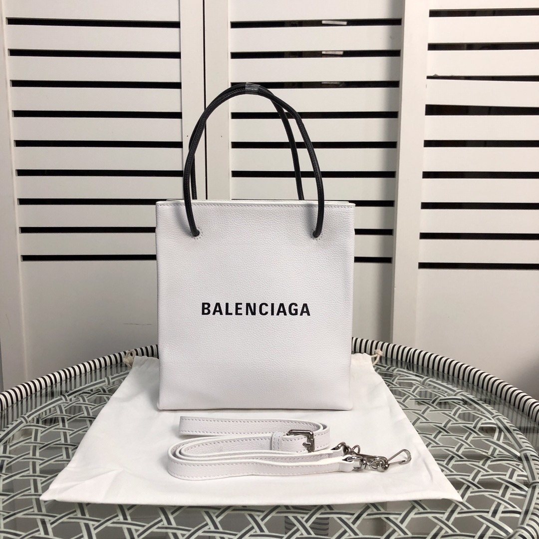 49476_G_15758325322637.jpg