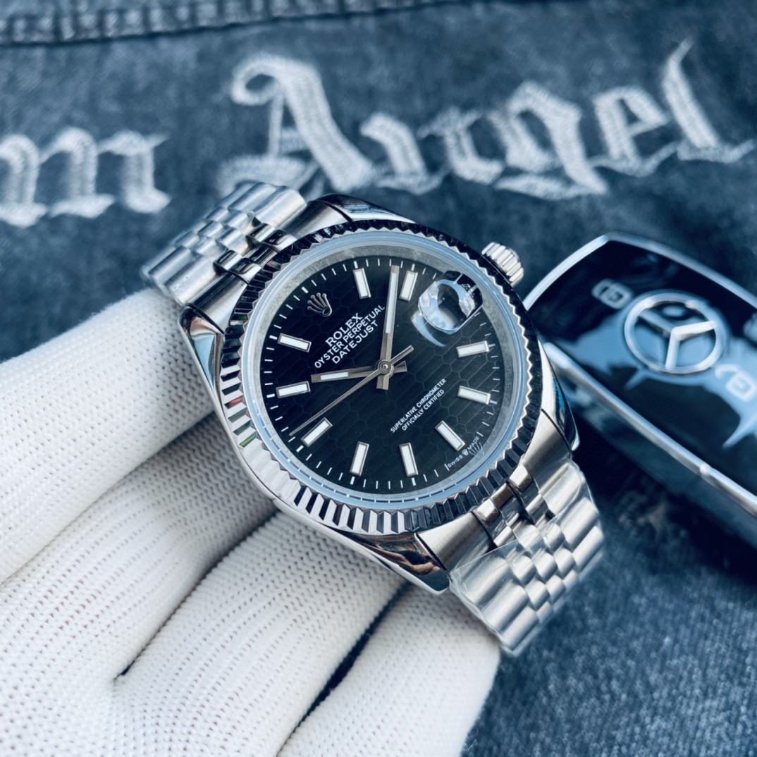 1740984382575-1.jpg